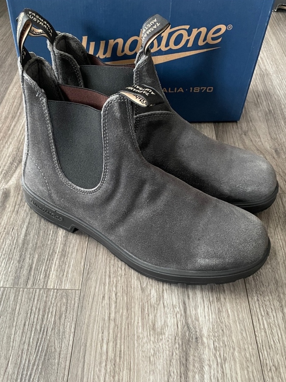 Blundstone 1910 Men's Elastic Sided Steel Gray Suede Boots / Pull on